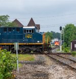 CSX 7251 and CN 5346